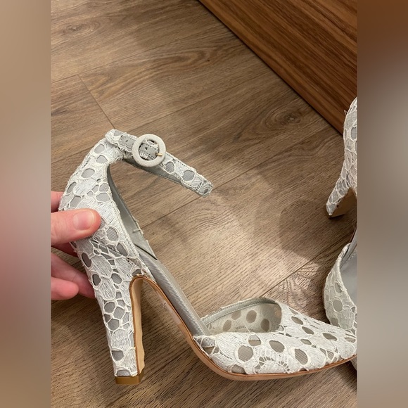 Dolce & Gabbana eyelet heels - Picture 7 of 12